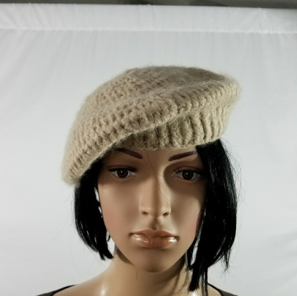 SOLD Knit hat - Picture 2 of 7
